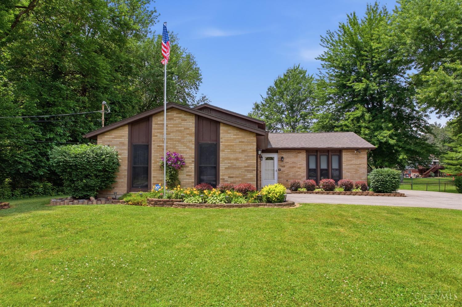 3623 Lewis Road Amelia, OH 45102 - Photo 2 of 39
