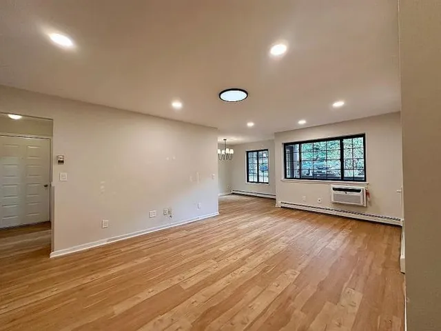 $467,000 | 9 Foxwood Circle, Mount Kisco, NY 10549