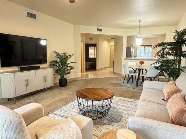 $2,100 | 7839 Regal Heron Circle, Unit 202, Naples, FL 34104
