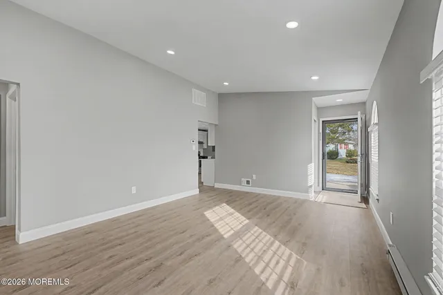 $324,999 | 32 Carnaby Close, Freehold, NJ 07728