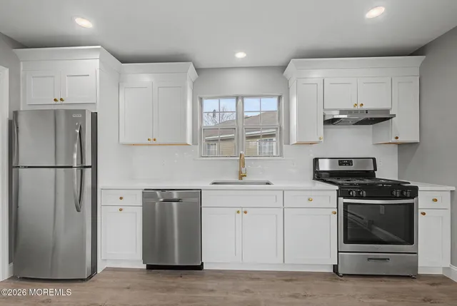 $324,999 | 32 Carnaby Close, Freehold, NJ 07728