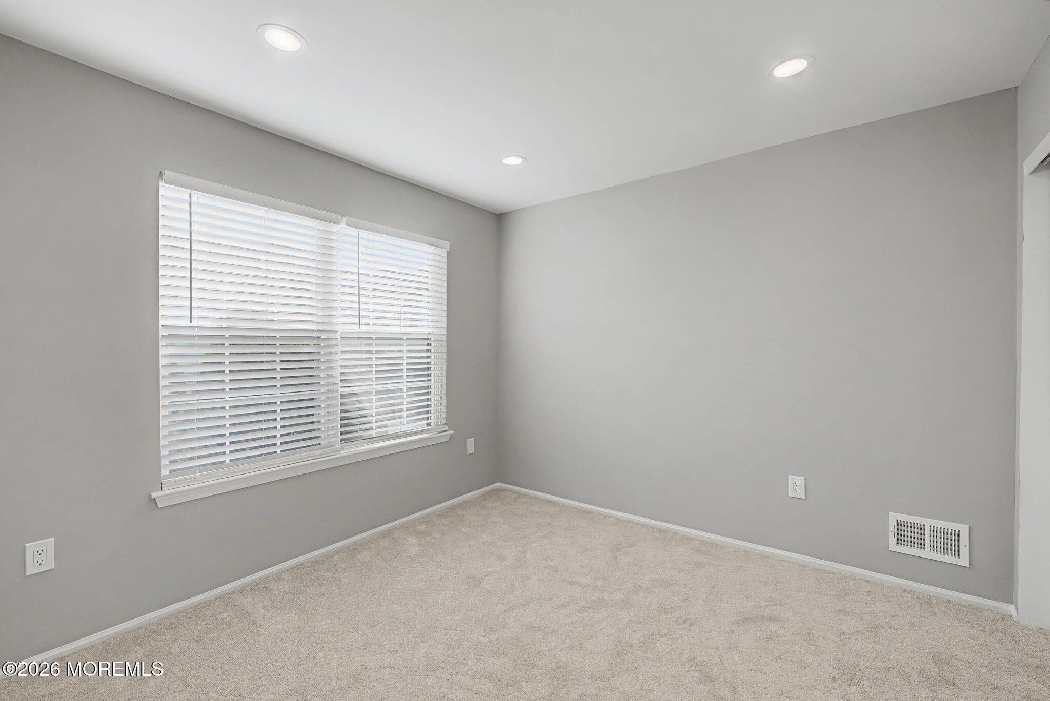 32 Carnaby Close Freehold, NJ 07728 - Photo 26 of 44 22-web-or-mls-RLS-17