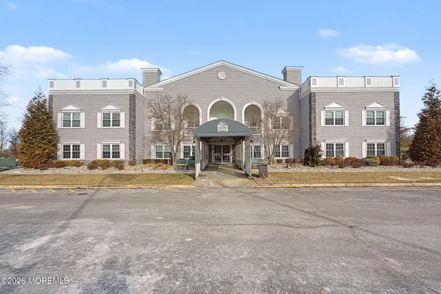 $324,999 | 32 Carnaby Close, Freehold, NJ 07728