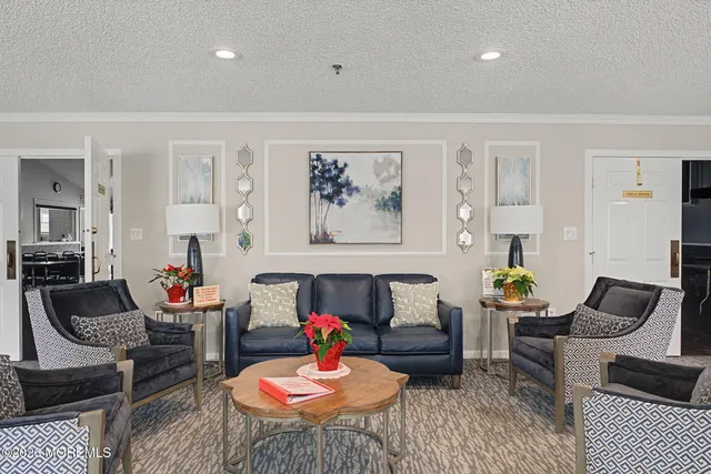 $324,999 | 32 Carnaby Close, Freehold, NJ 07728