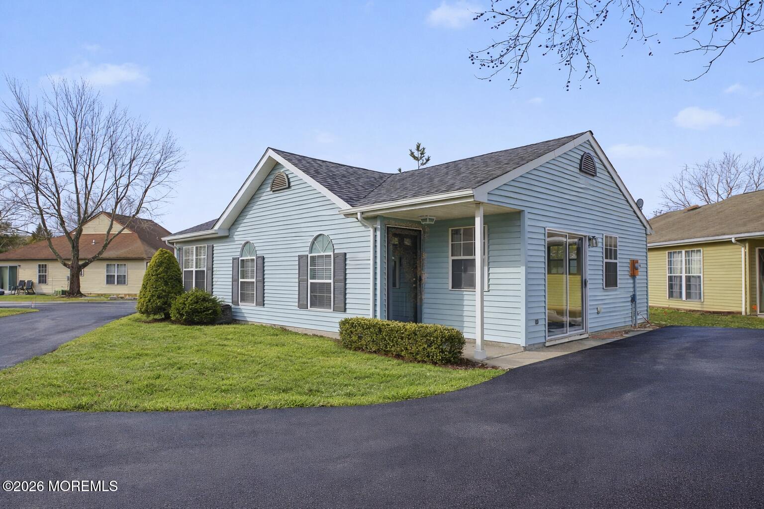 32 Carnaby Close Freehold, NJ 07728 - Photo 8 of 44 Virtually Enhanced