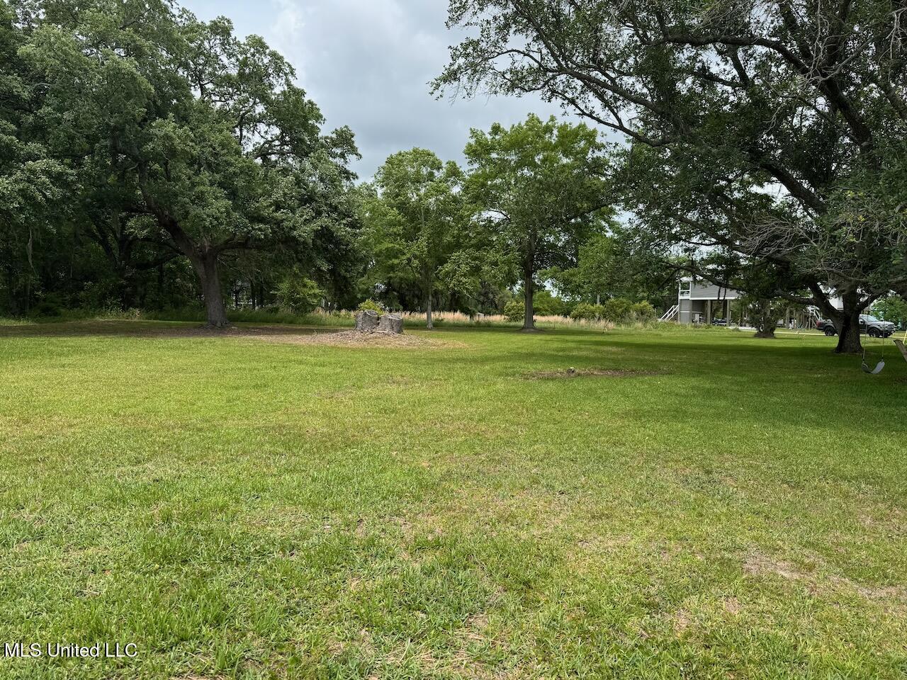 Eagle Point Circle Biloxi, MS 39532 - Photo 2 of 12 IMG_3175