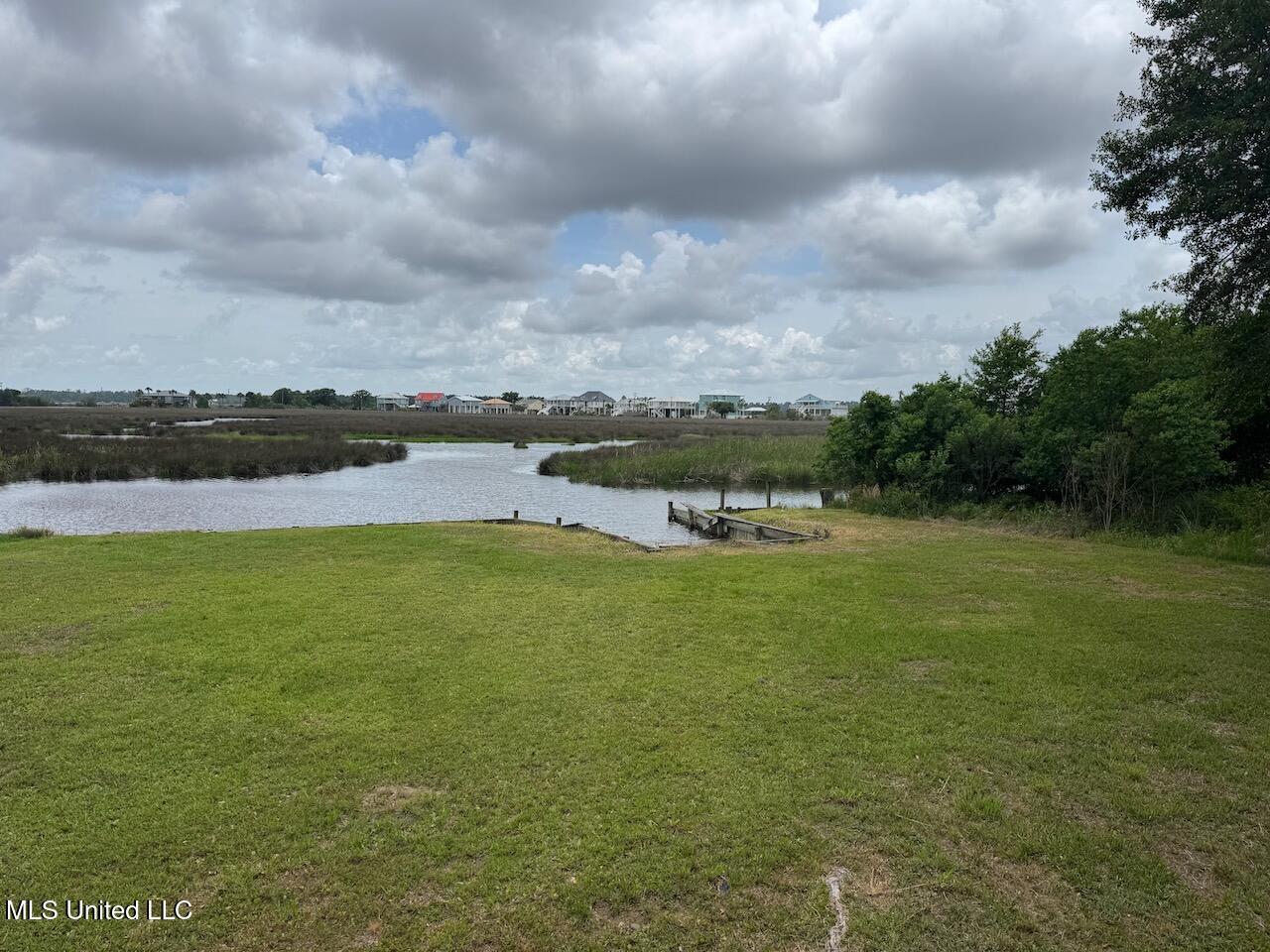 Eagle Point Circle Biloxi, MS 39532 - Photo 6 of 12 IMG_3180