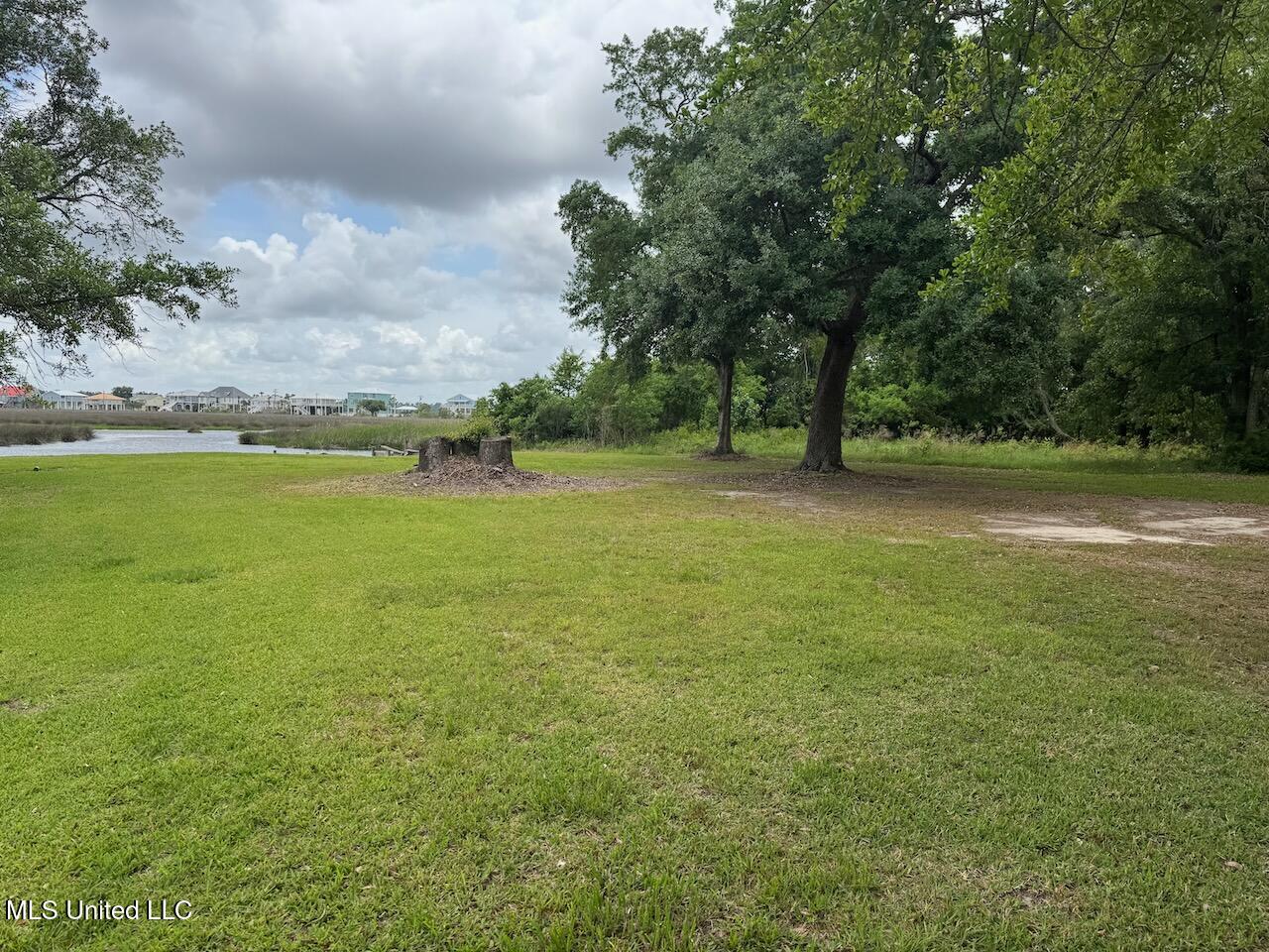 Eagle Point Circle Biloxi, MS 39532 - Photo 7 of 12 IMG_3181