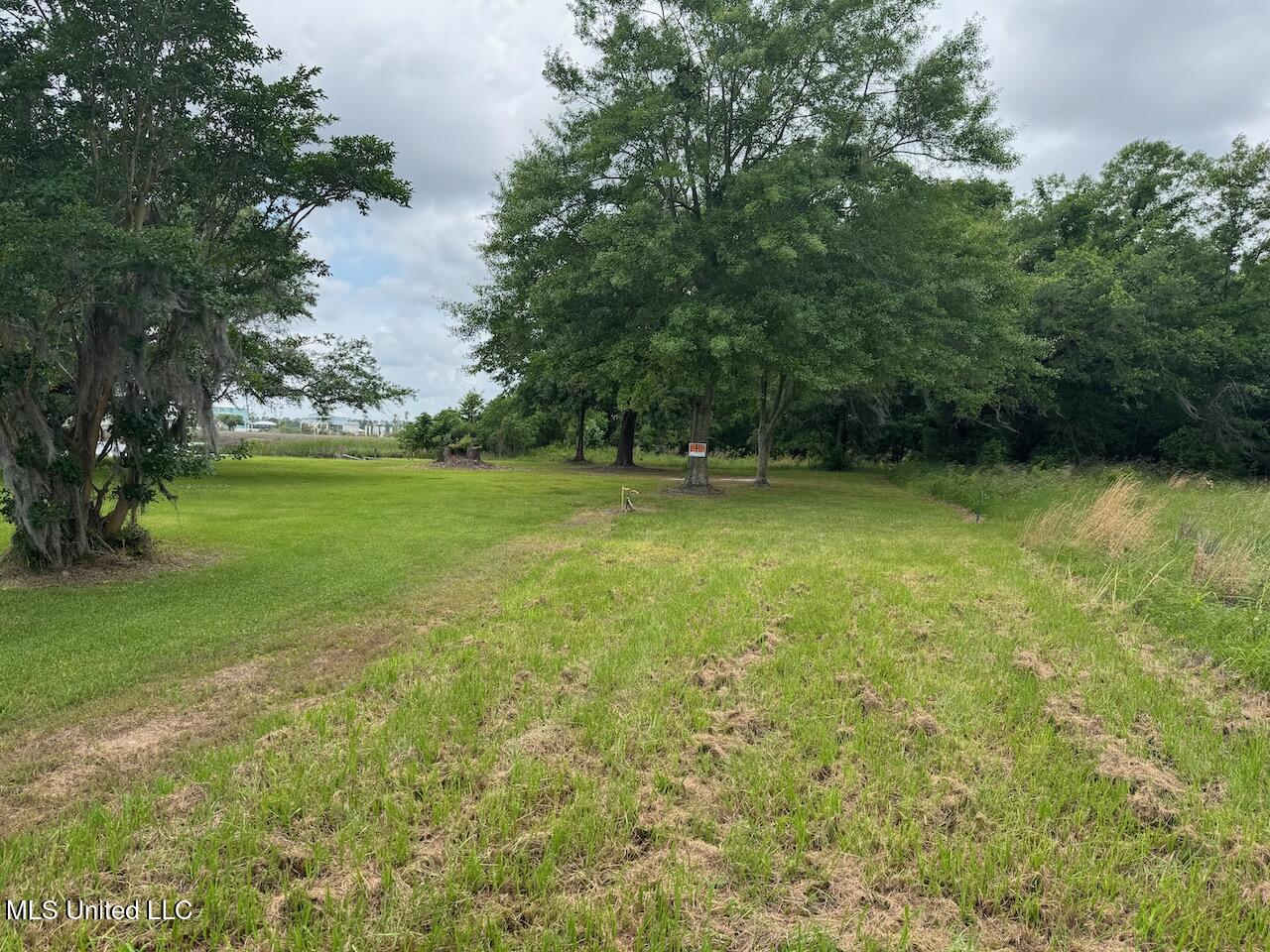 Eagle Point Circle Biloxi, MS 39532 - Photo 8 of 12 IMG_3182