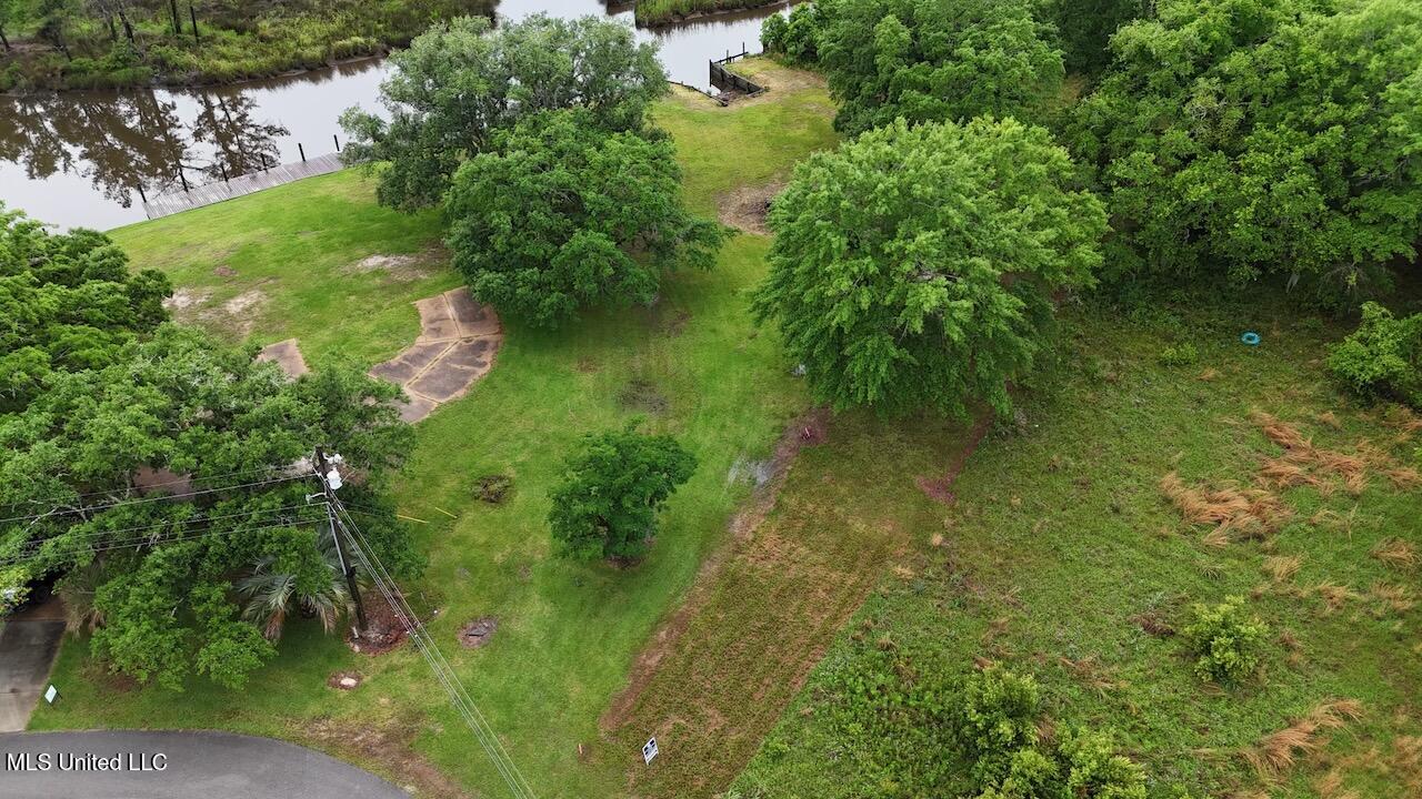 Eagle Point Circle Biloxi, MS 39532 - Photo 9 of 12 dji_fly_20250503_075452_0021_17462771918
