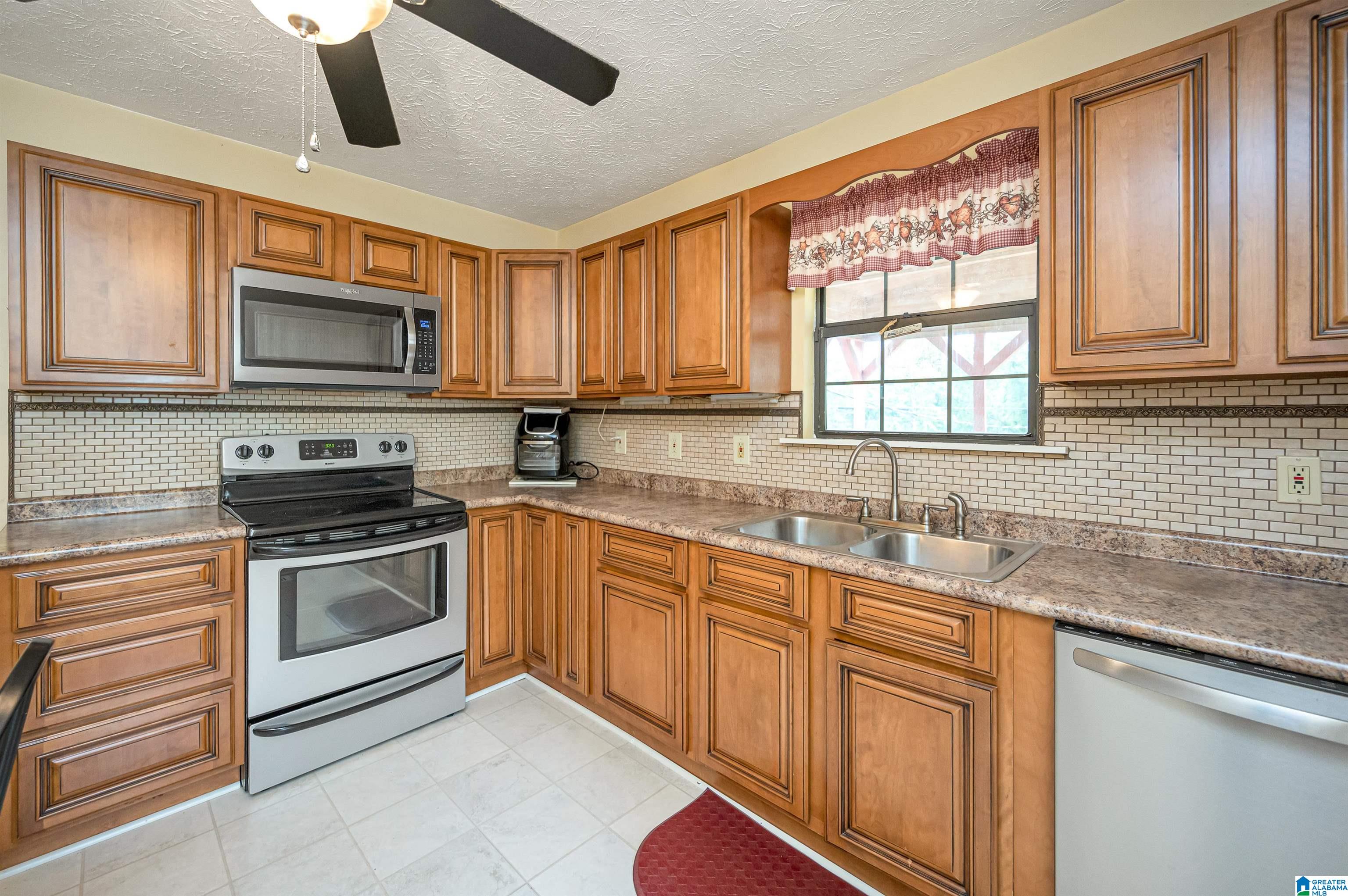 366 Porter Road Bessemer, AL 35022 - Photo 10 of 48