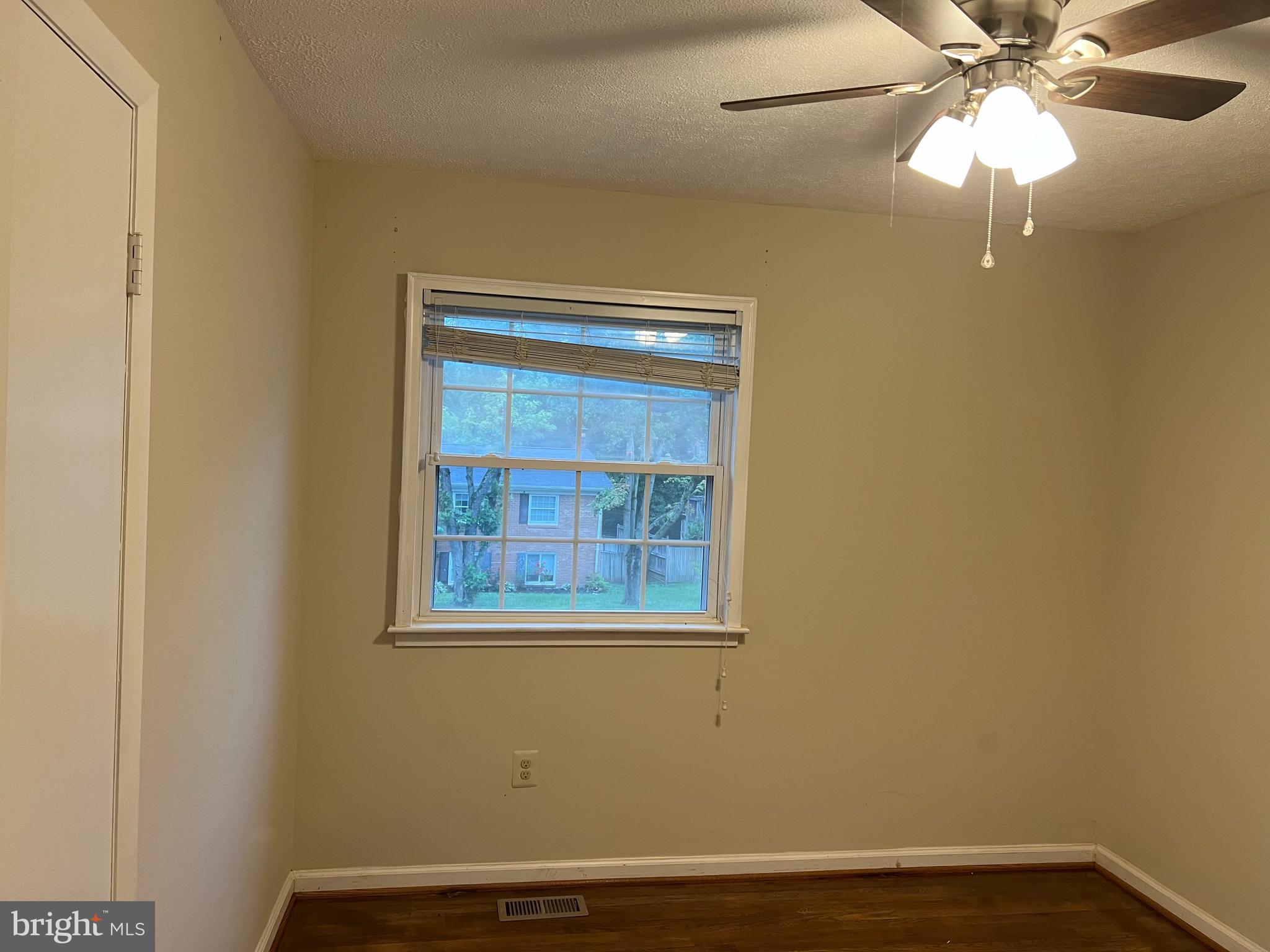 13610 Kingsman Road Woodbridge, VA 22193 - Photo 21 of 21 Bedroom3