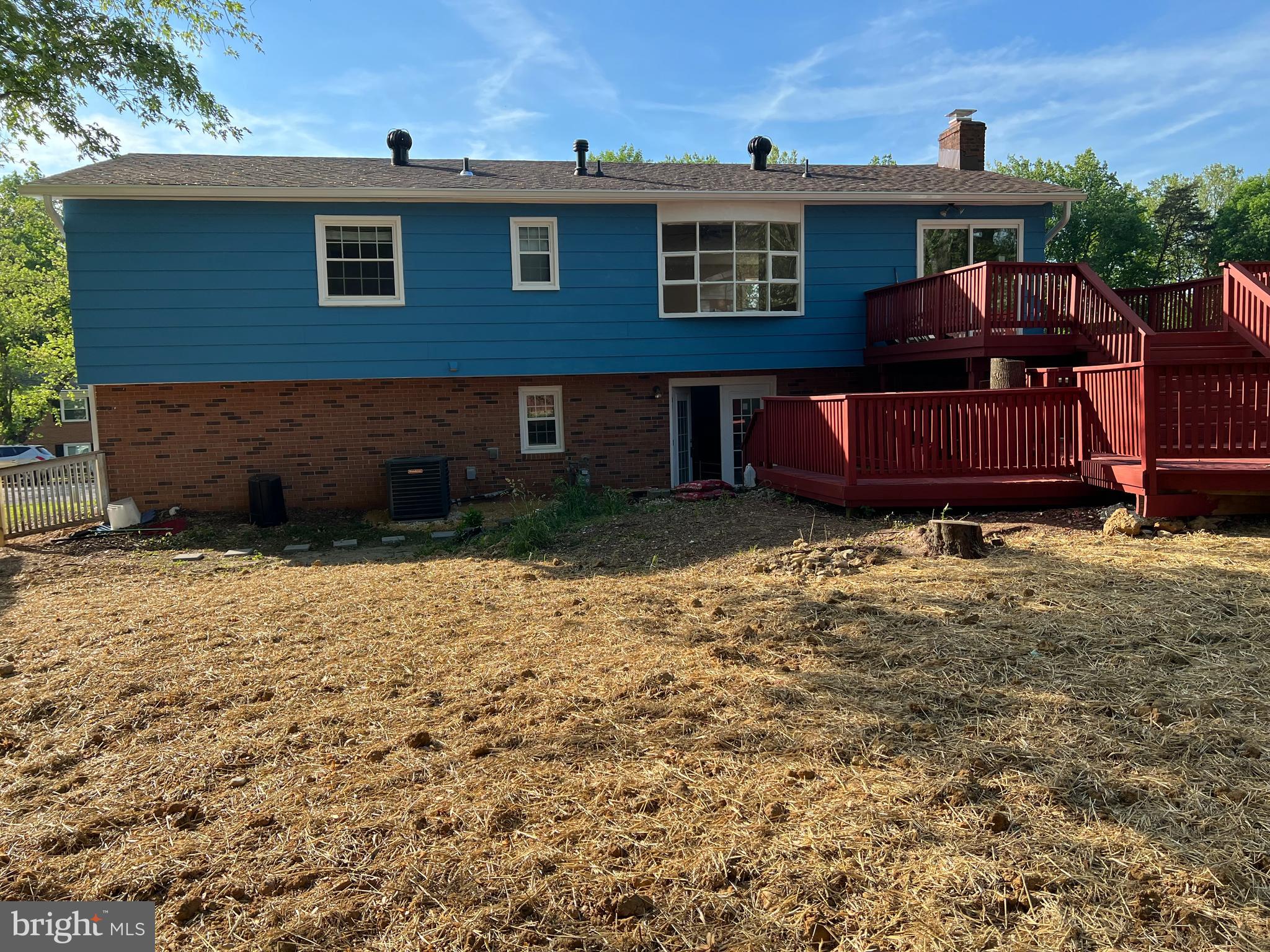 13610 Kingsman Road Woodbridge, VA 22193 - Photo 3 of 21 Rear