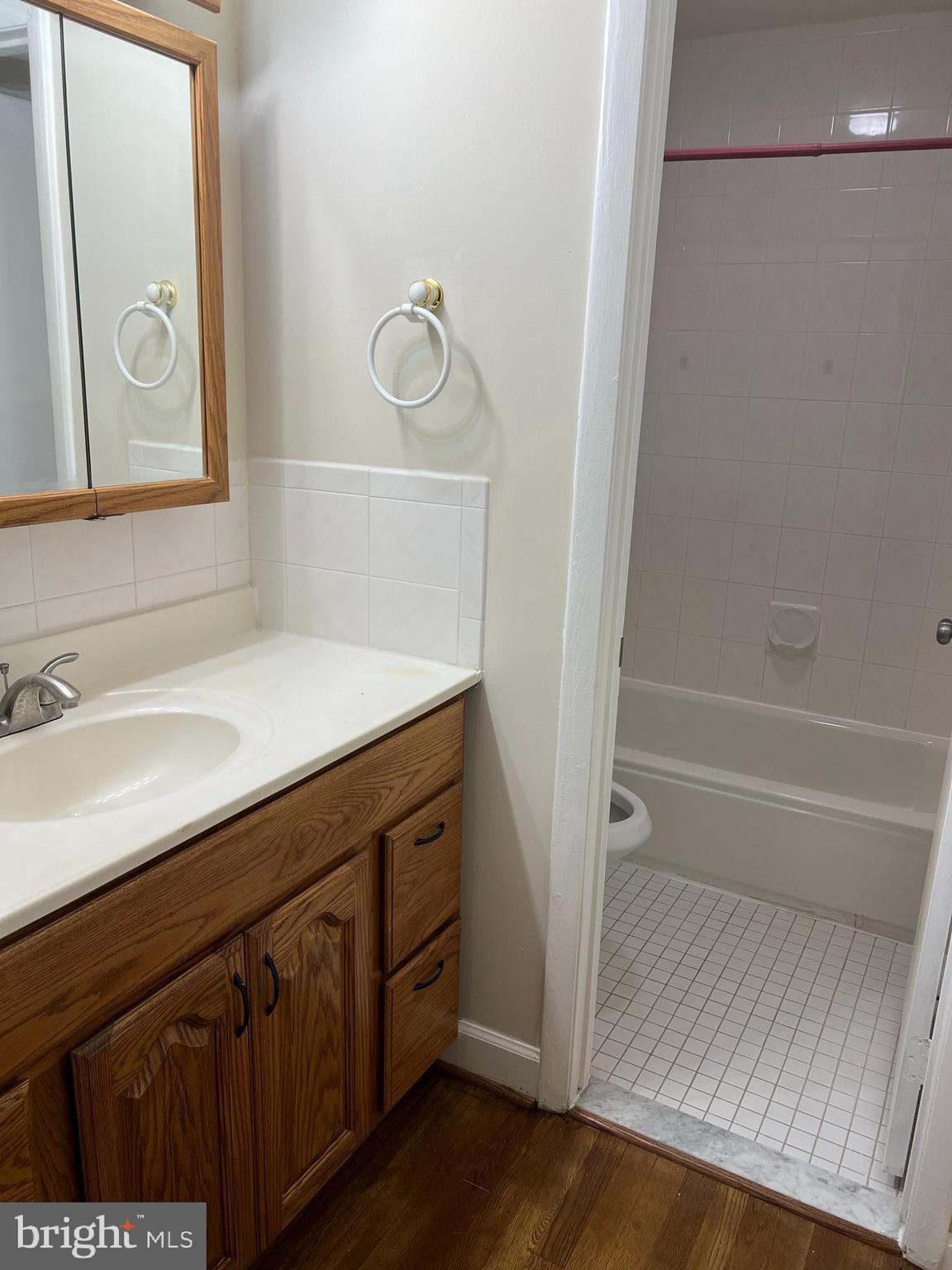 13610 Kingsman Road Woodbridge, VA 22193 - Photo 10 of 21 Bath2