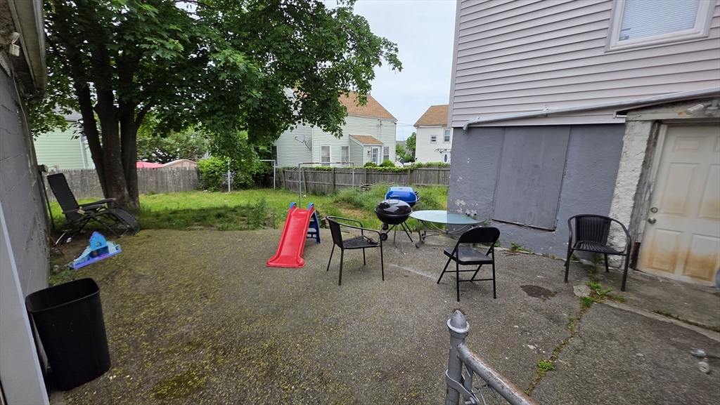 155 Grant Street Fall River, MA 02721 - Photo 31 of 32