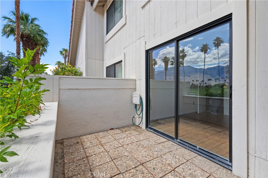 2010 Lawrence Crossley Road Palm Springs, CA 92264 - Photo 8 of 35