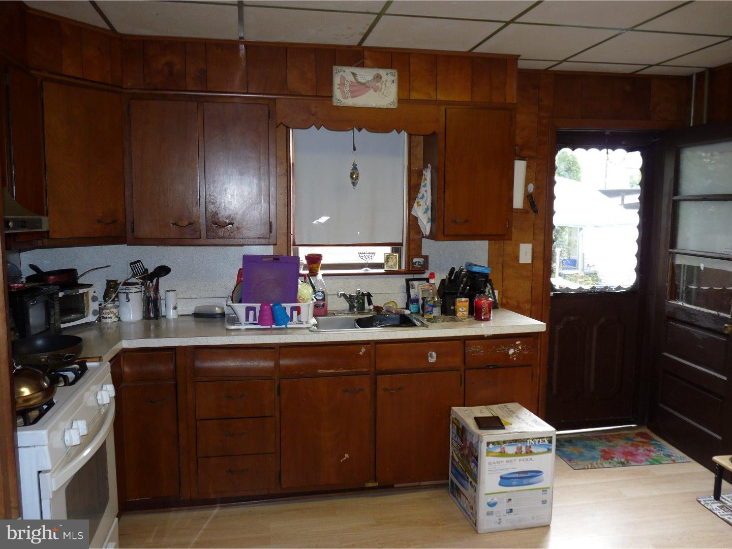 406 Ridgeway Street Gloucester City, NJ 08030 - Photo 5 of 17