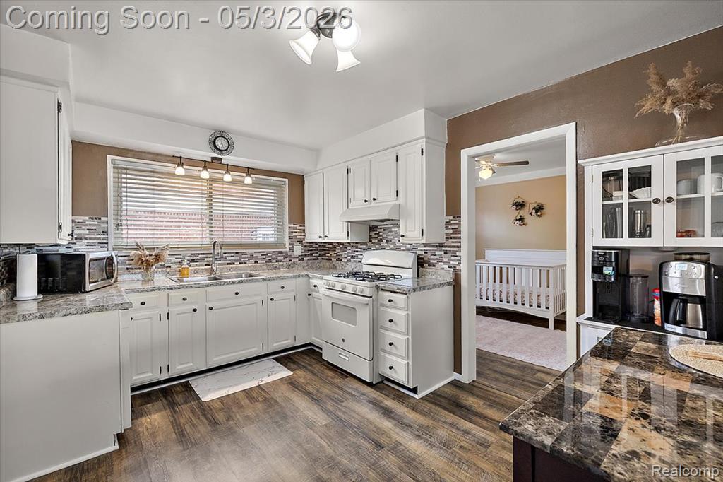 18241 Airport Road Fraser, MI 48026 - Photo 18 of 43