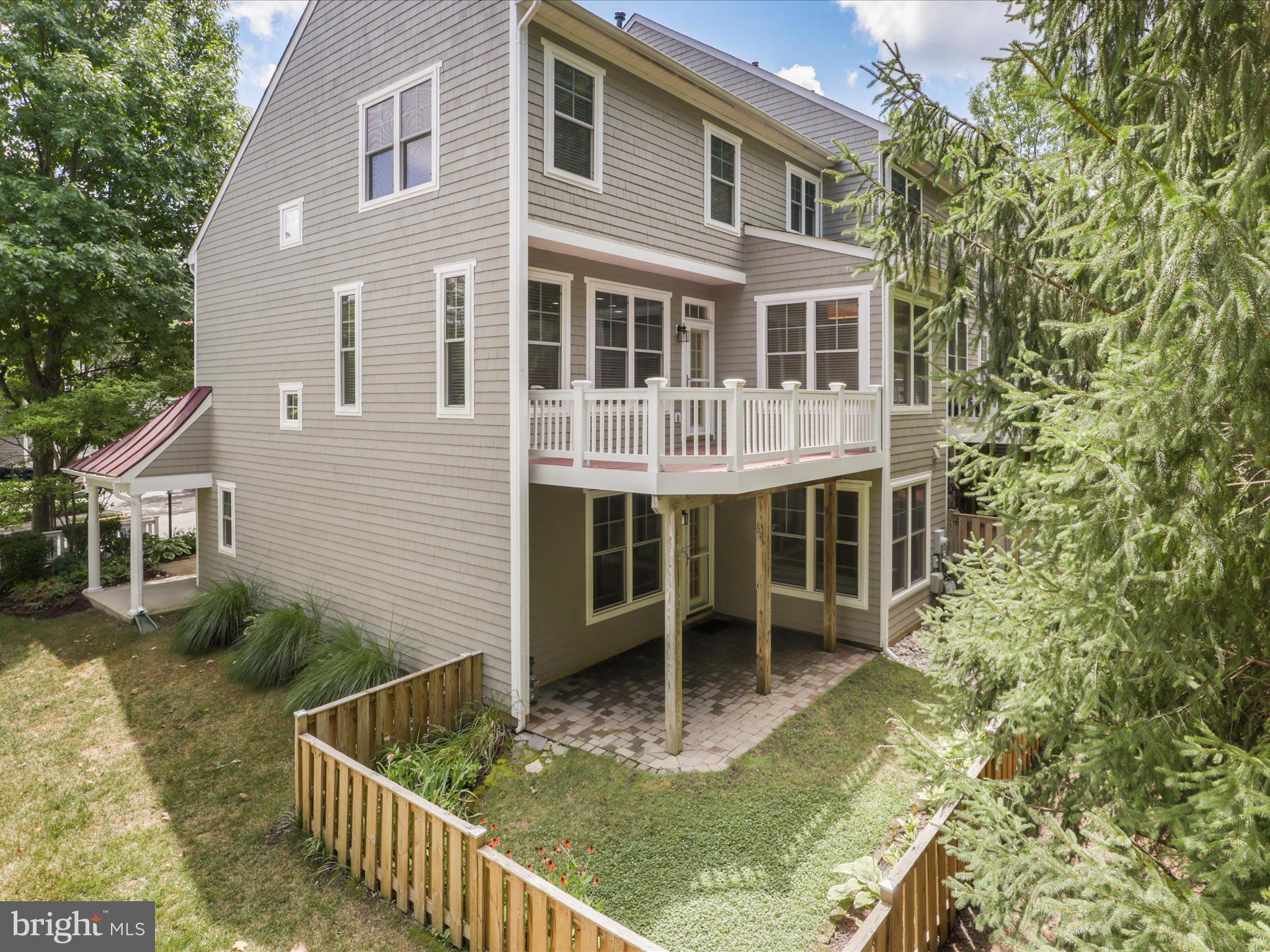 2546 Brenton Point Drive Reston, VA 20191 - Photo 4 of 72 Gallery Image 4