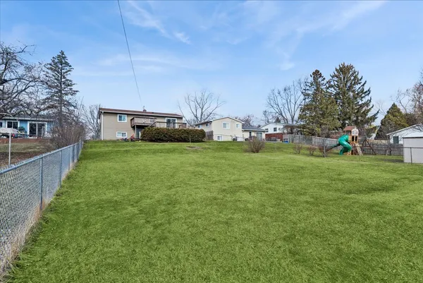 $324,000 | 36615 Streamwood Drive, Gurnee, IL 60031