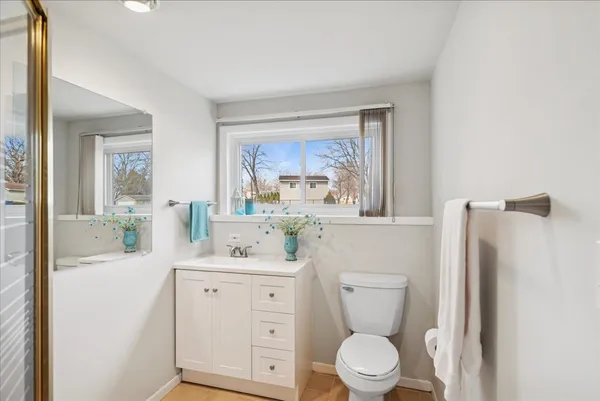 $324,000 | 36615 Streamwood Drive, Gurnee, IL 60031