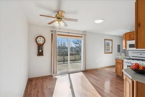 $324,000 | 36615 Streamwood Drive, Gurnee, IL 60031
