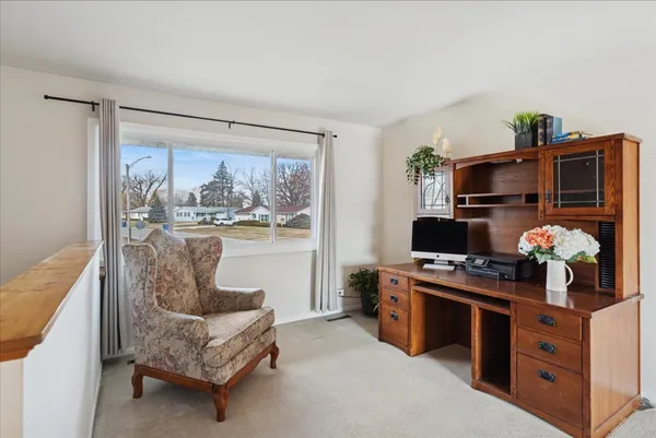 $324,000 | 36615 Streamwood Drive, Gurnee, IL 60031