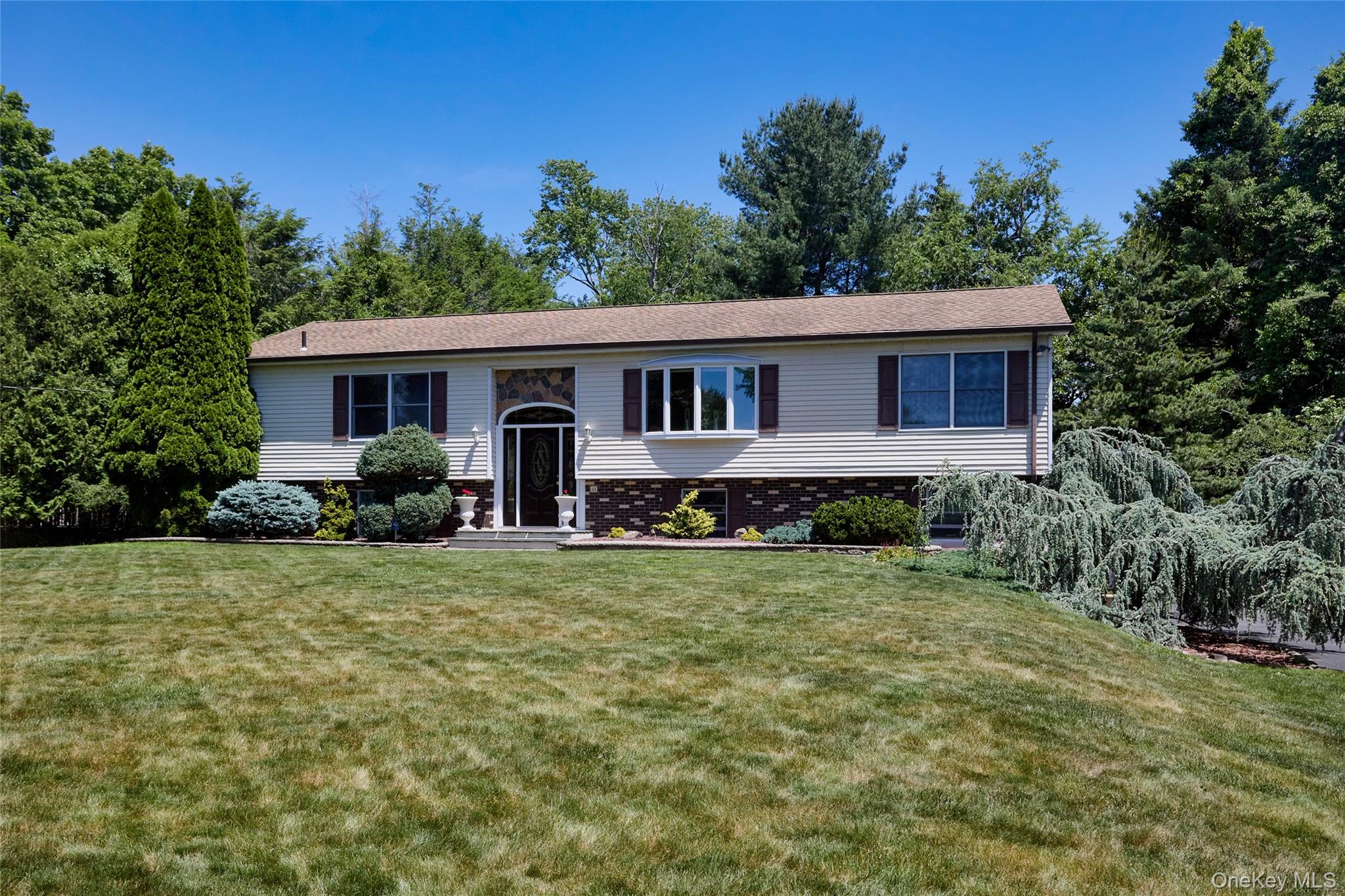 84 Longdale Road Mahopac, NY 10541 - Photo 1 of 40