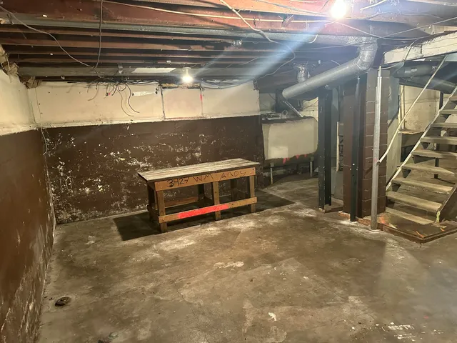 $2,000 | 3427 West Michigan Avenue, Kalamazoo, MI 49006