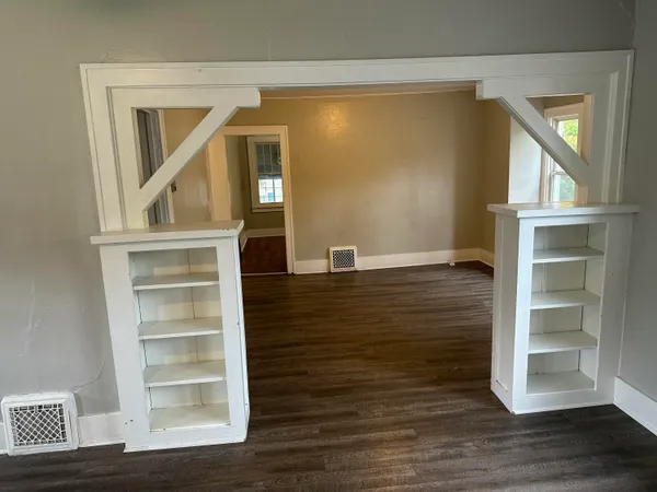 $2,000 | 3427 West Michigan Avenue, Kalamazoo, MI 49006