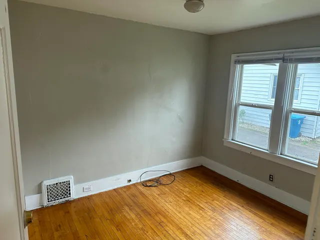 $2,000 | 3427 West Michigan Avenue, Kalamazoo, MI 49006