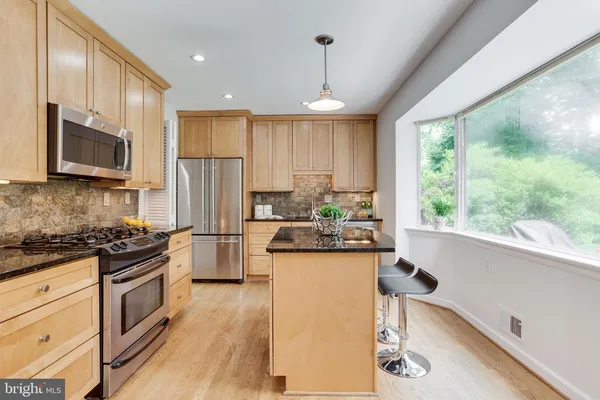 $999,500 | 3910 Montrose Driveway, Chevy Chase, MD 20815