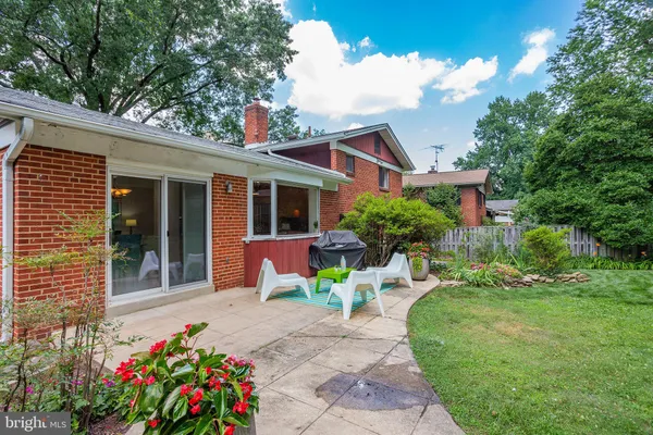 $999,500 | 3910 Montrose Driveway, Chevy Chase, MD 20815