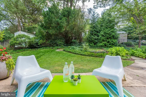 $999,500 | 3910 Montrose Driveway, Chevy Chase, MD 20815