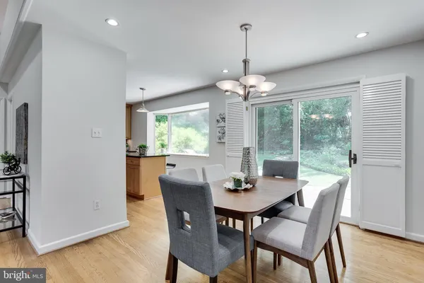 $999,500 | 3910 Montrose Driveway, Chevy Chase, MD 20815