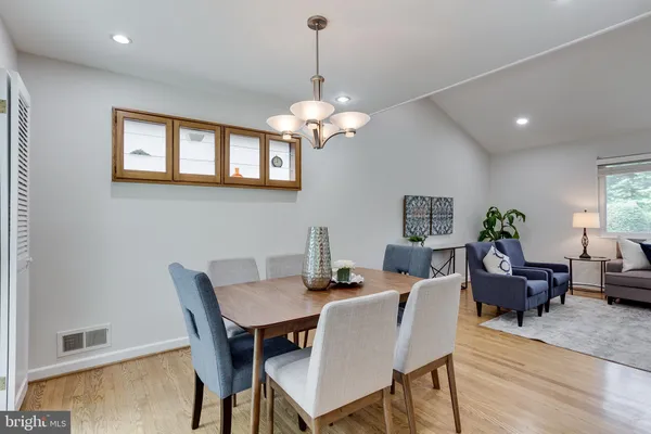 $999,500 | 3910 Montrose Driveway, Chevy Chase, MD 20815