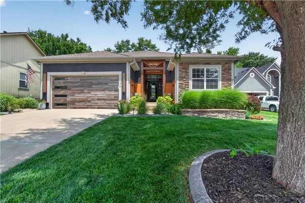 $560,000 | 1084 West Cothrell Street, Olathe, KS 66061