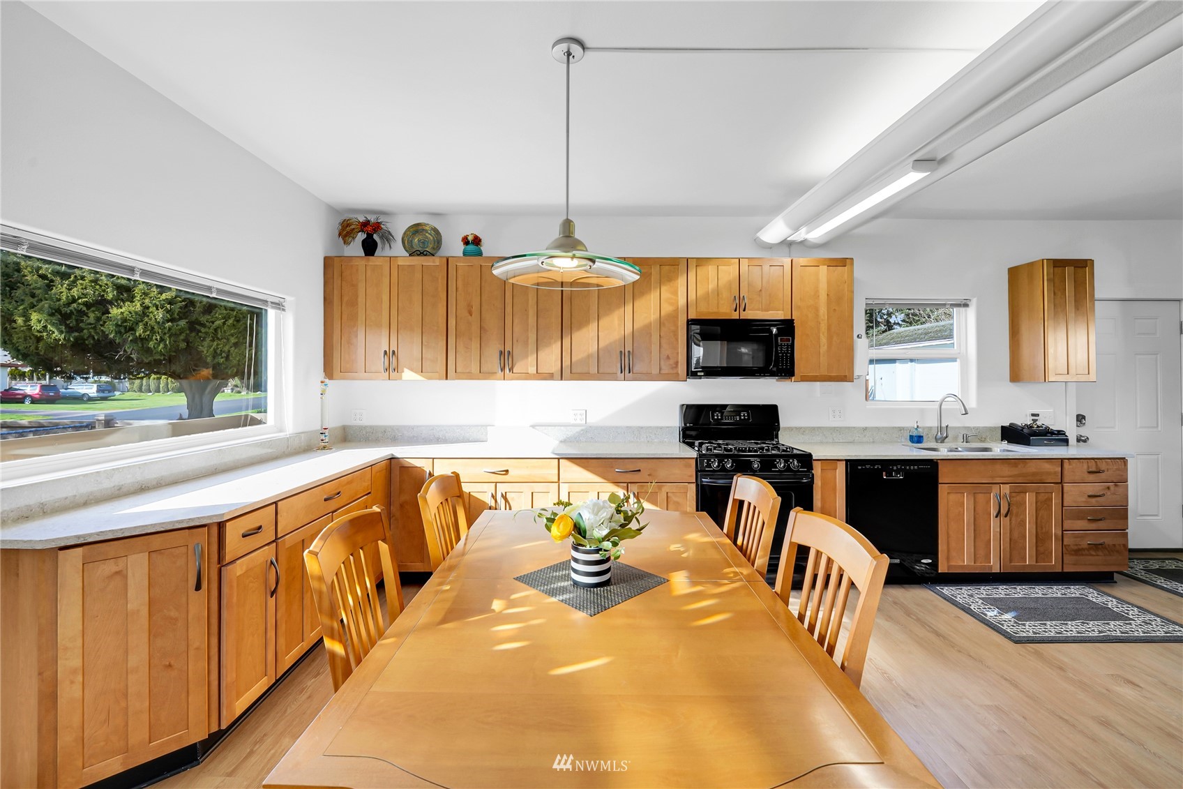 2815 Shannon Point Road Anacortes, WA 98221 - Photo 8 of 40 Gallery Image 8