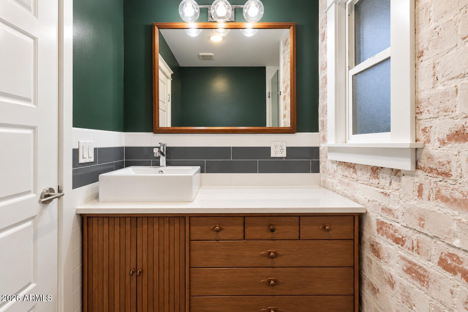 1311 West Thomas Road Phoenix, AZ 85007 - Photo 41 of 60 Bathroom Green 1