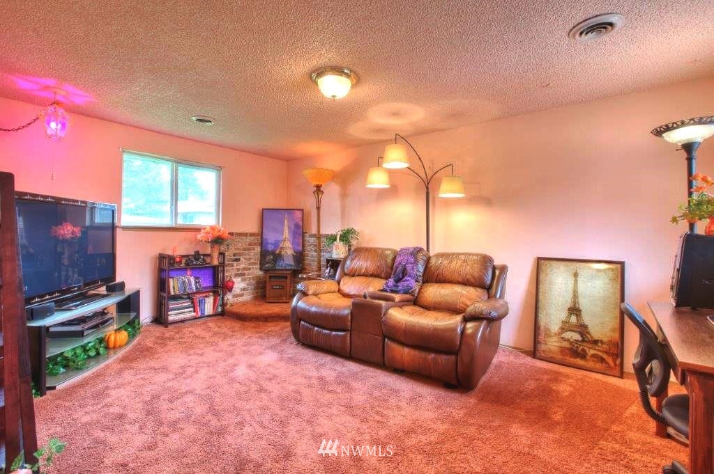 16416 116th Place Southeast Renton, WA 98058 - Photo 13 of 15 Gallery Image 13