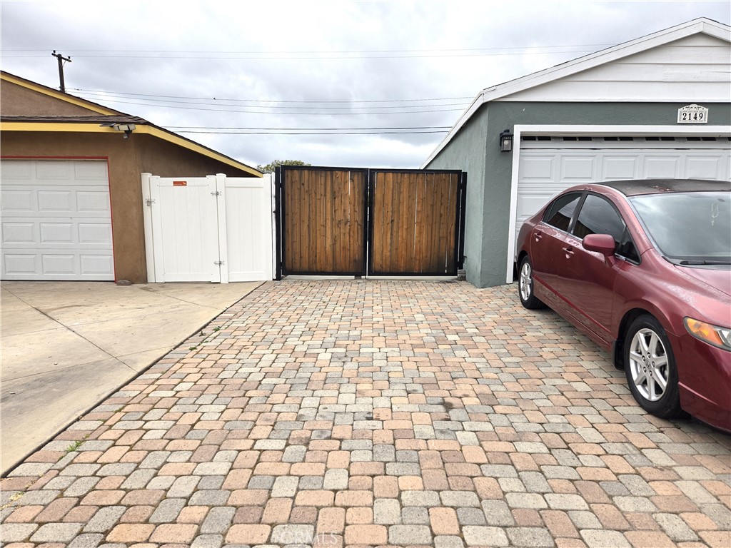 2149 Clover Street Simi Valley, CA 93065 - Photo 15 of 47