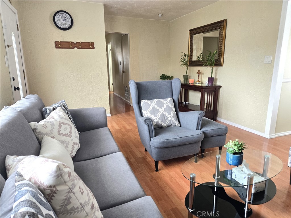 2149 Clover Street Simi Valley, CA 93065 - Photo 18 of 47