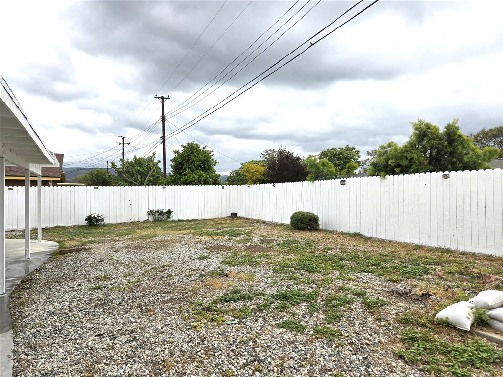 2149 Clover Street Simi Valley, CA 93065 - Photo 33 of 47