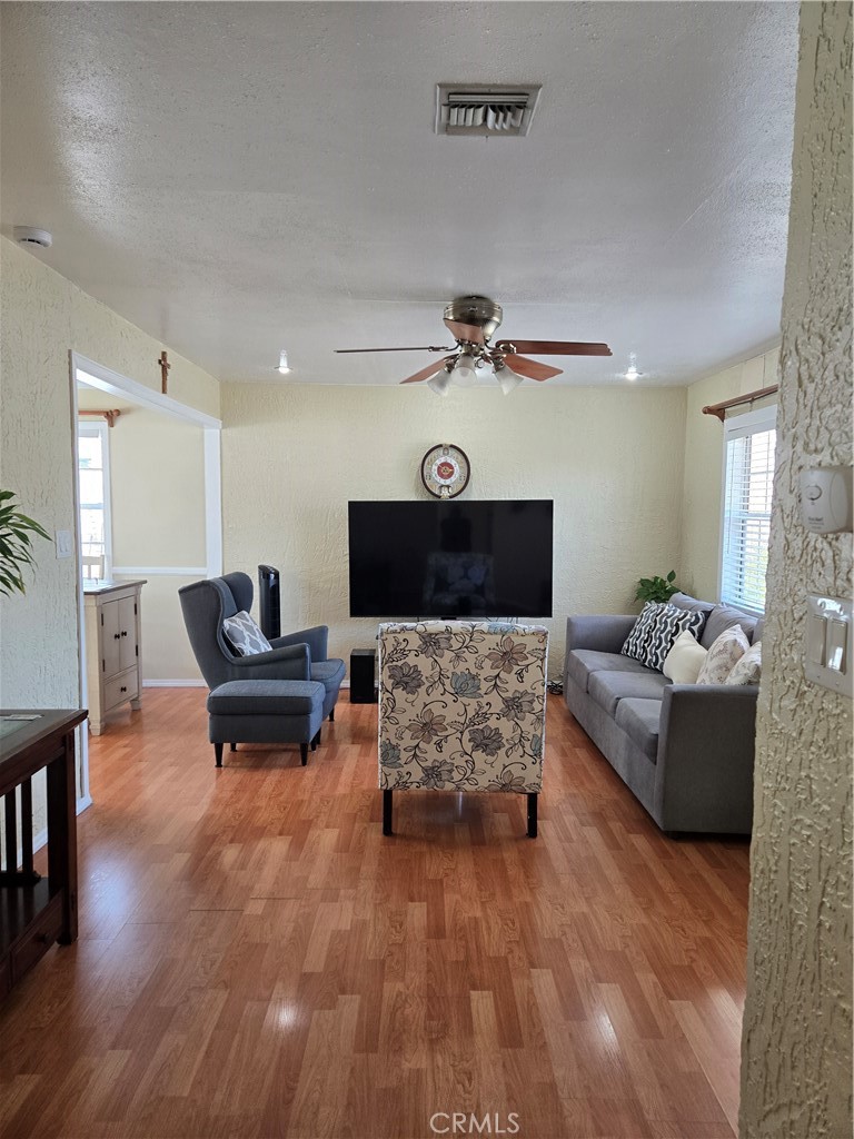 2149 Clover Street Simi Valley, CA 93065 - Photo 43 of 47