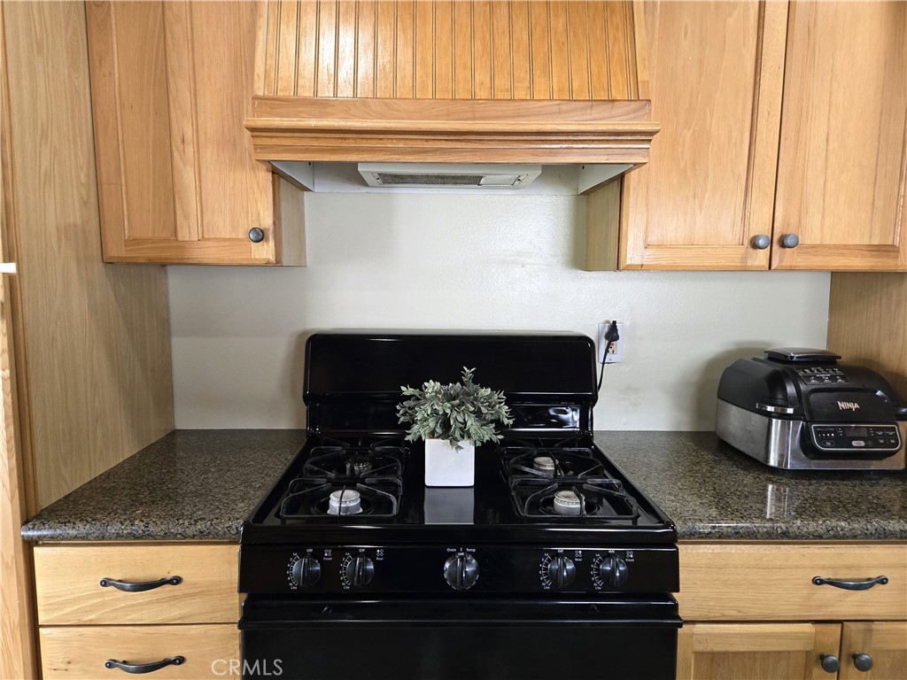 2149 Clover Street Simi Valley, CA 93065 - Photo 5 of 47