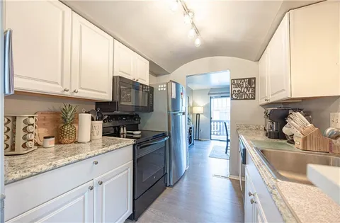 $220,000 | 305 Woodbridge Drive, Pittsburgh, PA 15237