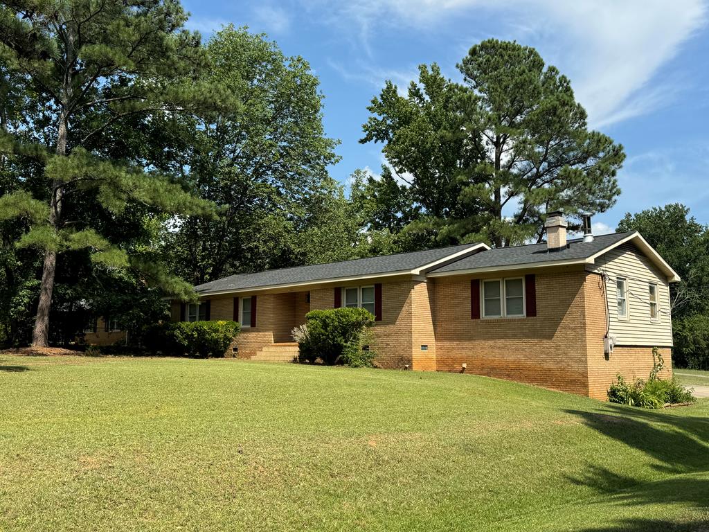 302 Lake Forest Road Greenwood, SC 29649 - Photo 1 of 25 Gallery Image 1