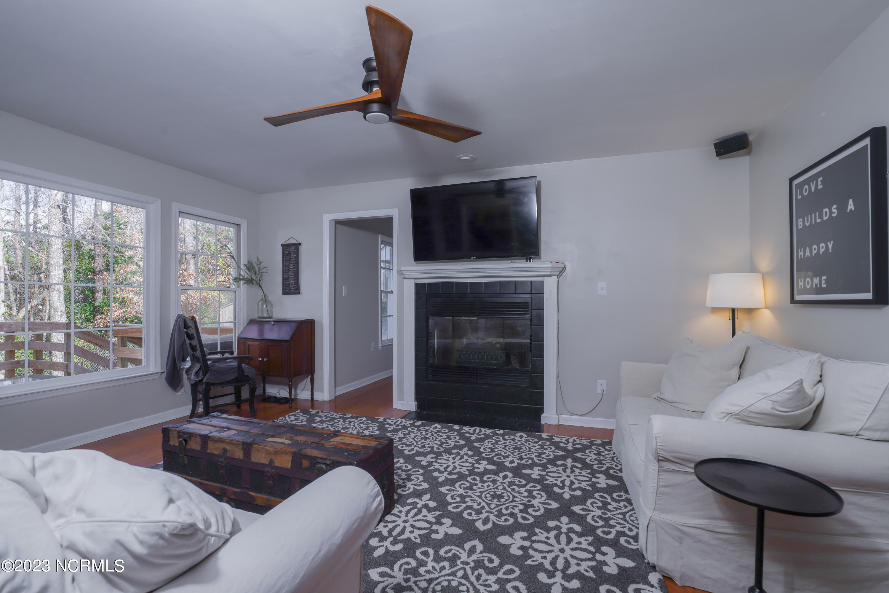 203 Willbarry Road Jacksonville, NC 28540 - Photo 35 of 62 Living room