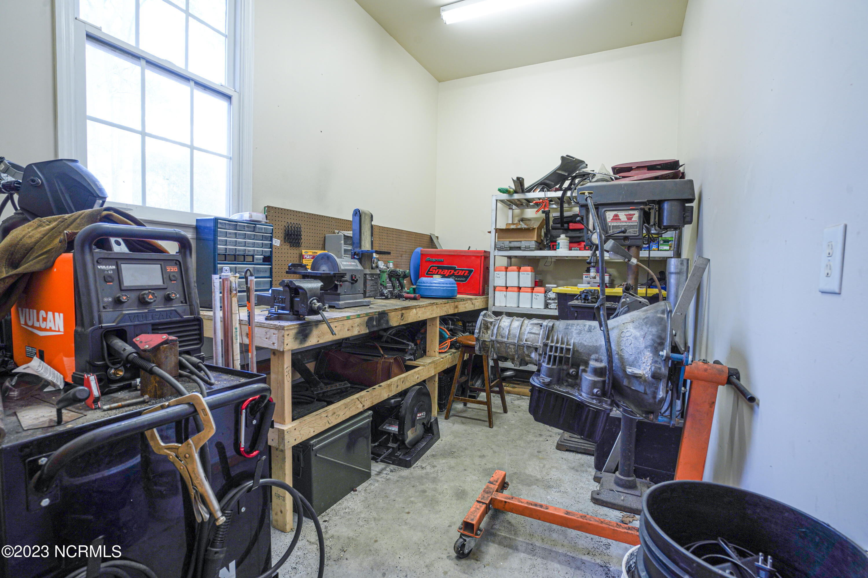 203 Willbarry Road Jacksonville, NC 28540 - Photo 8 of 62 Heated/cooled workspace