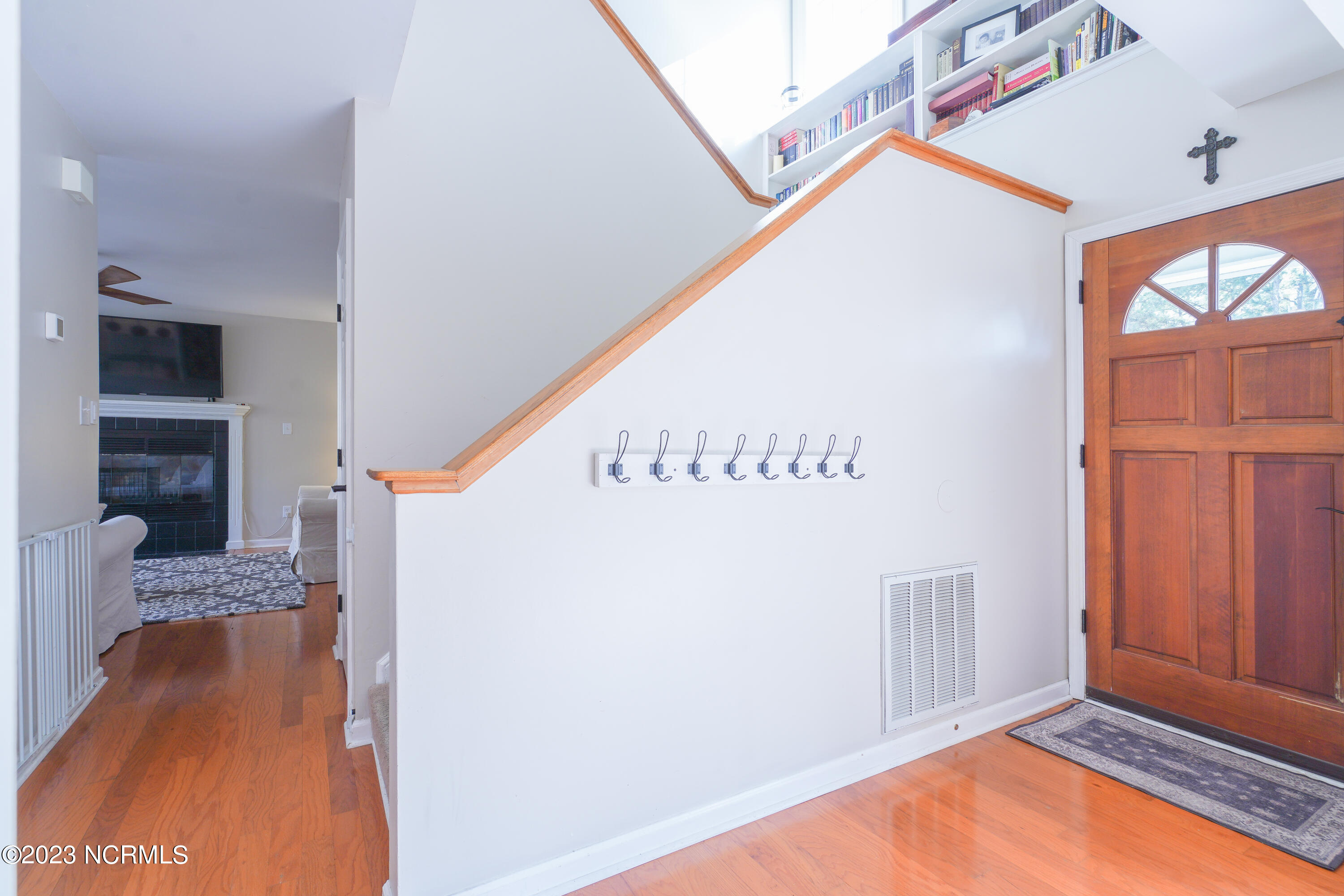 203 Willbarry Road Jacksonville, NC 28540 - Photo 10 of 62 Foyer to living room